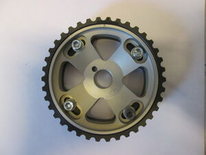 Volvon nokkapy&ouml;r&auml;, s&auml;&auml;dett&auml;v&auml;, 16v, py&ouml;re&auml; hammas, myyd&auml;&auml;n kappaleittain